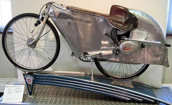 50cc streamlined bike_d0160571_6263593.jpg