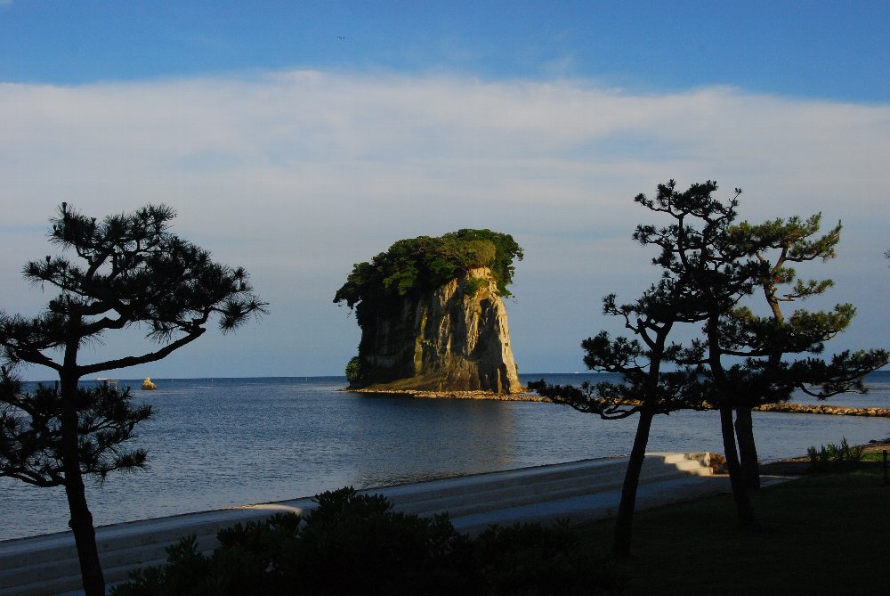 見附島と能登島大橋_e0087201_22444118.jpg