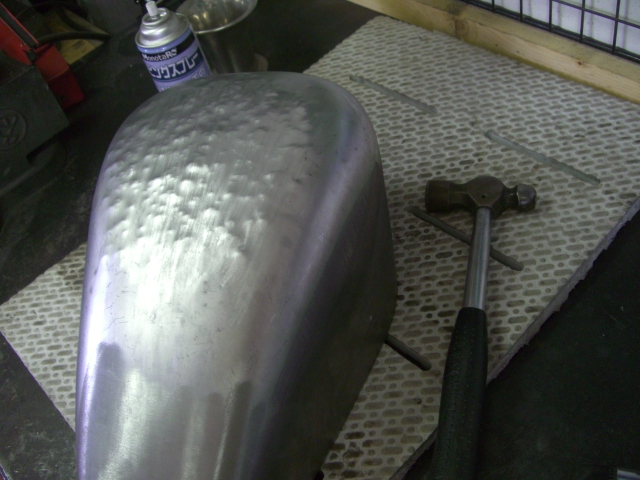タンク製作の秘密兵器_a0164918_1421753.jpg