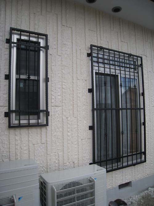 ロートアイアンの面格子 Sol Y Sombra Iron Work Factory