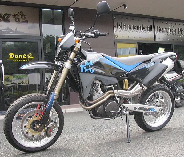 強烈な中古車両_f0178858_18494338.jpg