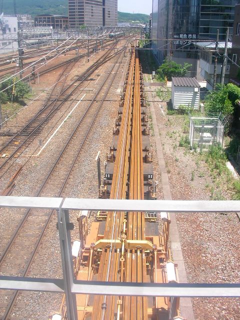 レールは曲がるよ ぐにゃぐにゃと_a0066027_1622947.jpg