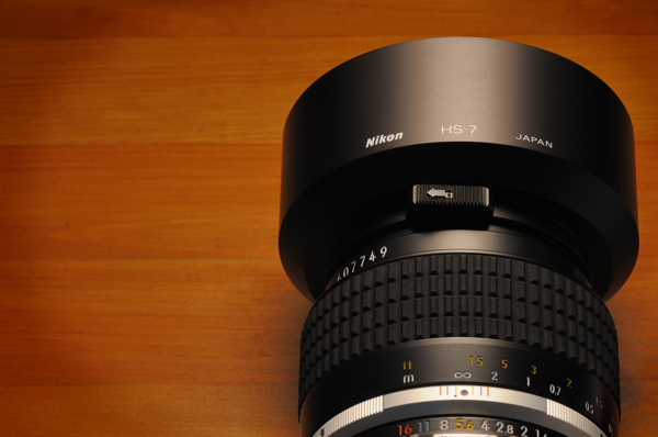 美品　Nikon nikkor 55mm f1.2 レンズフードHS-7付き