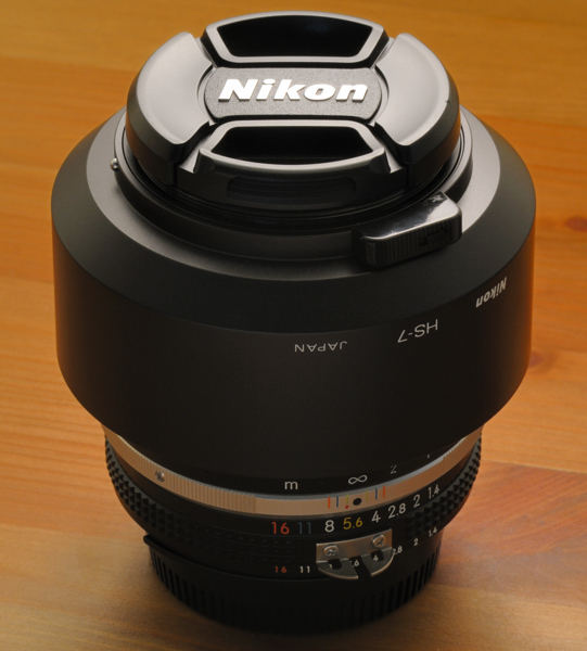 美品　Nikon nikkor 55mm f1.2 レンズフードHS-7付き