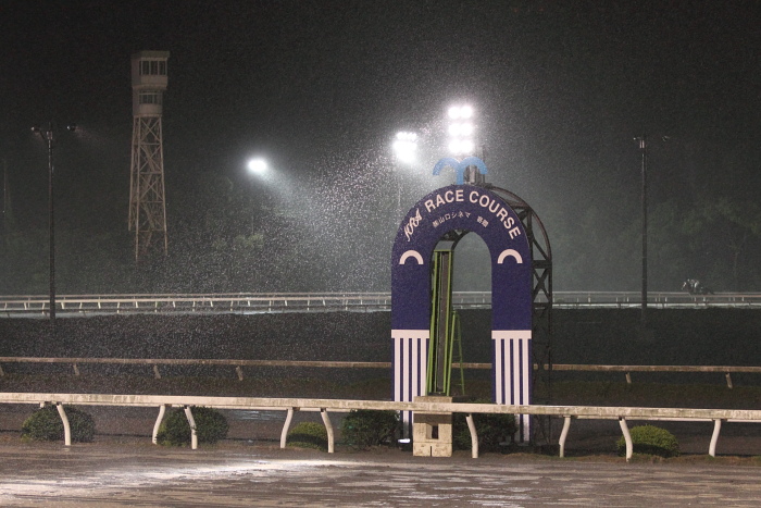 2010年6月26日（土） 高知競馬 9R 龍馬も泳いだ鏡川特別 C1-1 選抜馬_a0077663_2275343.jpg