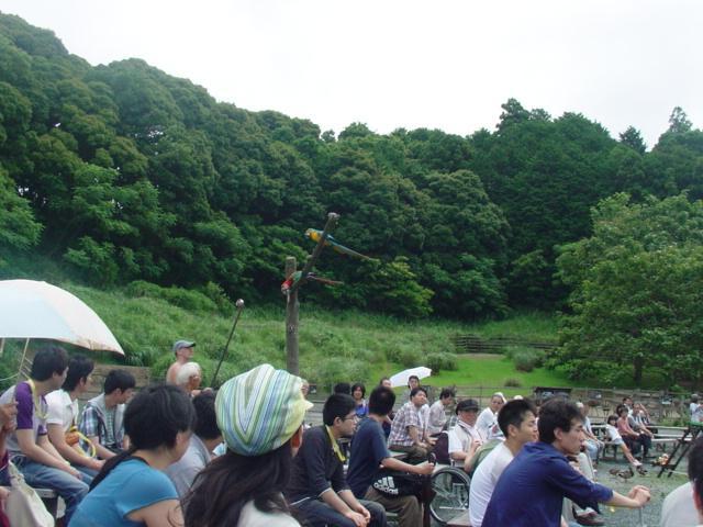 鳥は幸福と愛の象徴だってね_e0074955_1584840.jpg