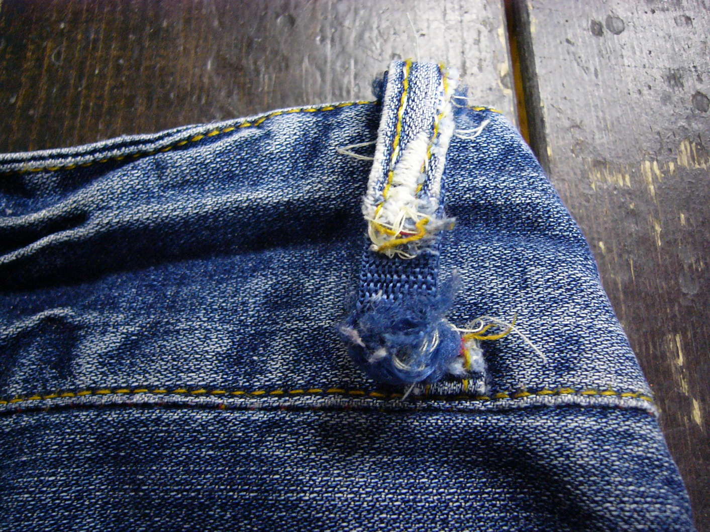 ベルトループの修理 ジーンズ・デニム・洋服のリメイクのRepairJAM