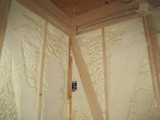 吹付硬質ウレタンフォーム おうちを建てました 日々の暮らし 吹付硬質ウレタンフォーム おうちを建てました 日々の暮らし