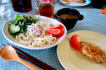 さっぱりサラダうどん♪_b0129528_23155523.jpg