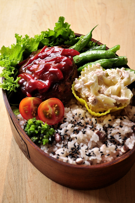 パプリカソースのハンバーグ弁当_b0171098_820387.jpg
