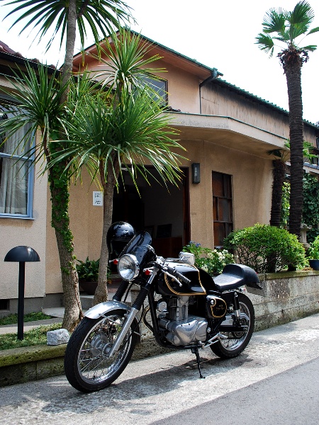 バイクでカフェ閑居へ_c0177814_013399.jpg