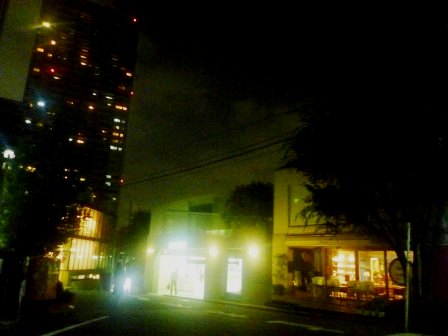 夜の代官山駅_e0151123_02421100.jpg