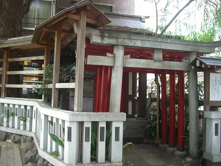 鳥越神社の狛犬_d0065324_22421445.jpg