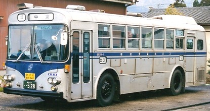 新交北貸切バス(新潟交通) いすゞK-CJM470 +北村 (冷房車)_e0030537_21235130.jpg