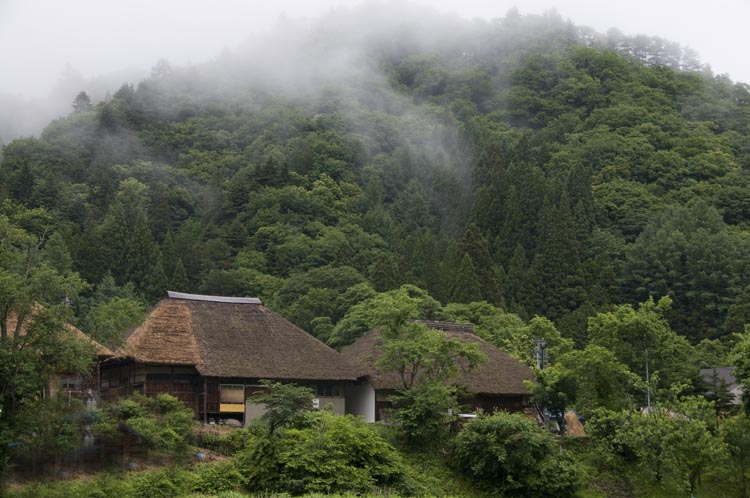 雨の水引集落を行く・・・福島県南会津_f0089349_211276.jpg