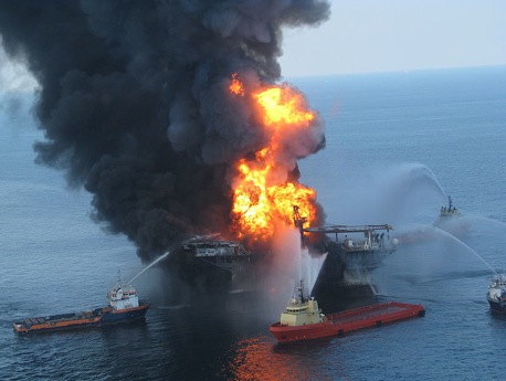 石油流出=アメリカに対するイルミナティの密かな戦争  by Henry Makow, Ph.D._c0139575_1013391.jpg