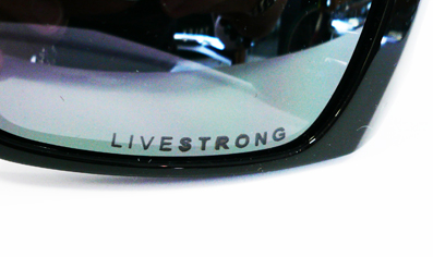 OAKLEY LIVESTRONG FUELCELL入荷!_c0003493_10345890.jpg