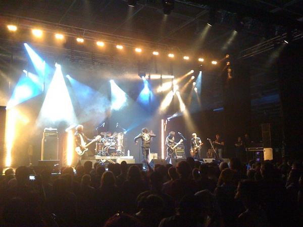 ご機嫌斜めなお天気〜JAPAN EXPO ANIPUNKライブ_a0097901_13585747.jpg
