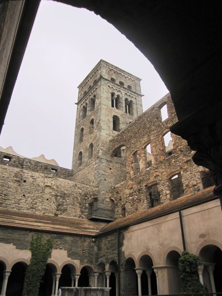 Sant Pere de Rodes修道院３　　　_b0064411_4423299.jpg