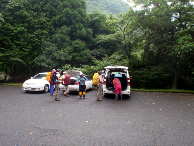 祖母山でオオヤマレンゲを１０年分楽しむツアー_b0168843_19152280.jpg