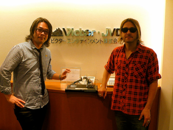 FEEDER@Daikanyama Unit（6/29）& Tower Records渋谷店（6/30）_c0024243_049517.jpg