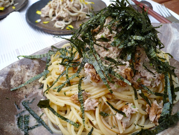 お箸でスパゲティ Spaghetti mit Stäbchen_e0112086_14103888.jpg