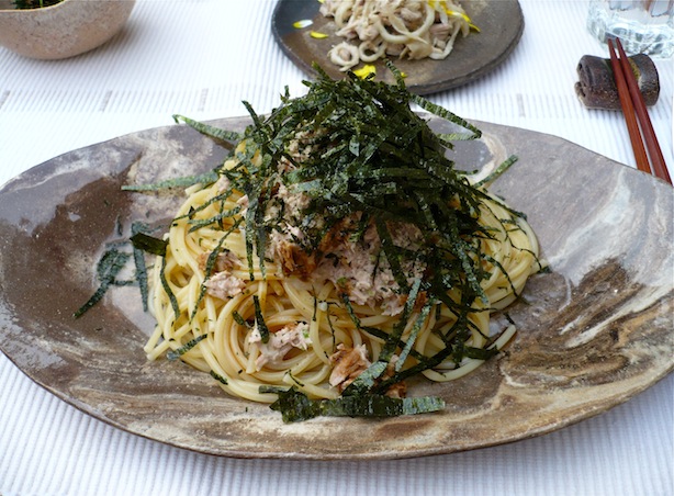 お箸でスパゲティ Spaghetti mit Stäbchen_e0112086_149919.jpg