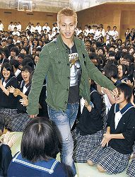 本田圭佑選手の母校凱旋 サッカーを通じて気づいた事 本田圭佑選手の母校凱旋 サッカーを通じて気づいた事