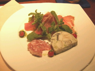 HAPPY BIRTHDAY TO MOTHER(^ω^)♪_d0162684_1173222.jpg