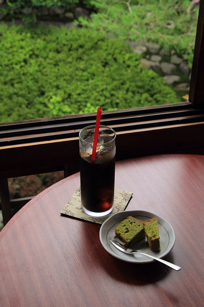 cafe 杏こ庵_e0051888_0375718.jpg