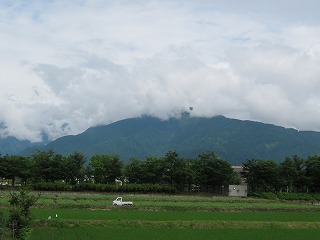 梅雨時の八海山_f0117900_22381355.jpg