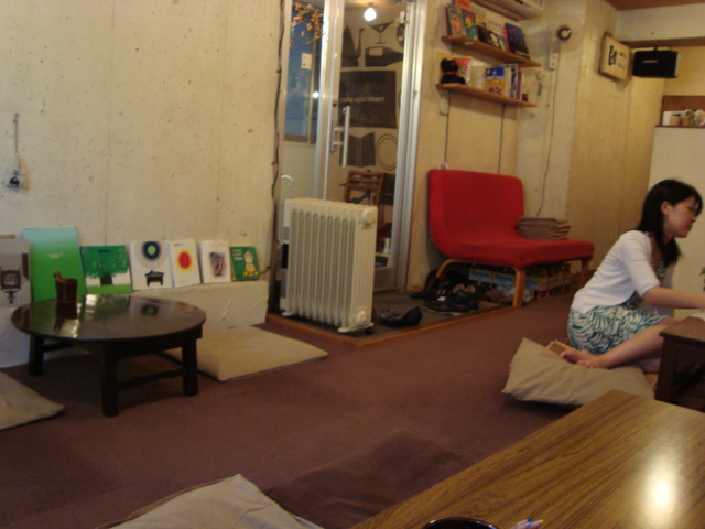 高円寺「cafe apartment」へ行く。_f0232060_0253034.jpg