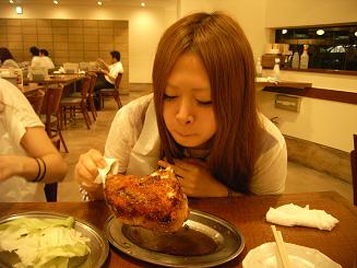 骨付き鳥と選挙演説 _f0202682_1120666.jpg