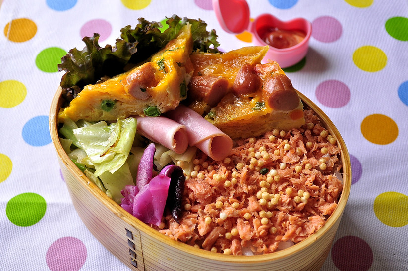 スパニッシュ風オムレツ弁当_b0171098_7355677.jpg