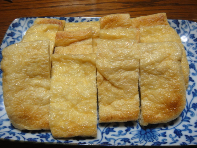 中トロ漬けトロロ丼、マカロニサラダ、カレー素麺、ミートソース、サーモンの煮付け、冷麺です。_d0179736_434177.jpg