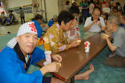 第12回聖愛園夏祭りを盛大に開催しました!!_a0154110_1558923.jpg