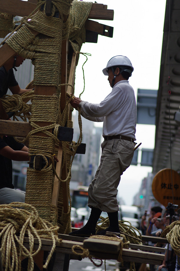 祇園祭　鉾建て．．．_f0152550_1240482.jpg