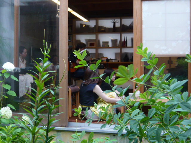 開催中! Hasu cafe_b0151262_1753381.jpg