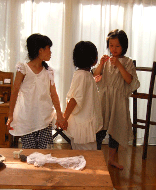 夏の女の子服o(＠^ー^＠)o_c0128402_8585527.gif