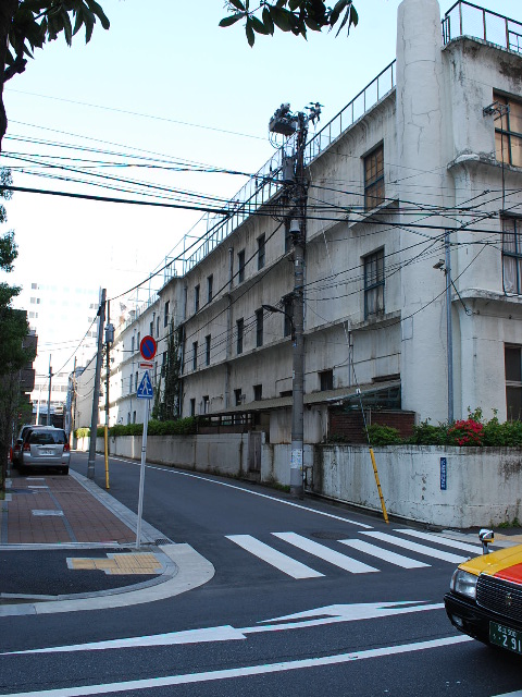 東京都港区旧愛宕高等小学校(昭和モダン建築探訪)_f0142606_1821027.jpg