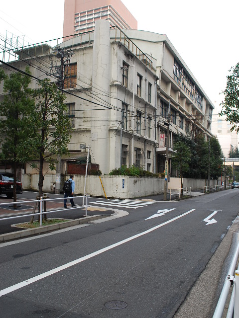 東京都港区旧愛宕高等小学校(昭和モダン建築探訪)_f0142606_18303631.jpg