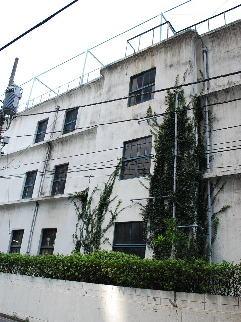 東京都港区旧愛宕高等小学校(昭和モダン建築探訪)_f0142606_1841281.jpg