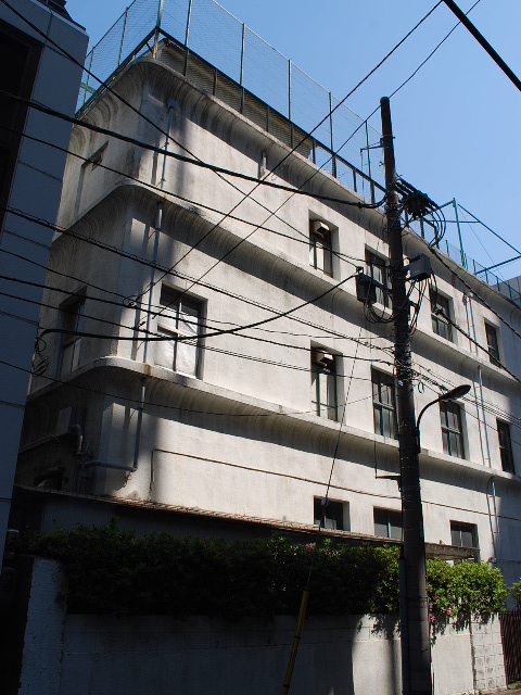 東京都港区旧愛宕高等小学校(昭和モダン建築探訪)_f0142606_1849988.jpg