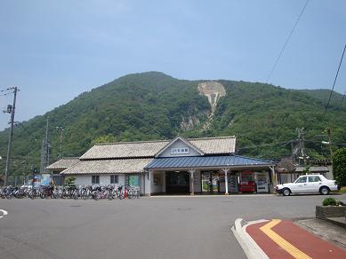 安浦駅の懐かしさの謎を探る_e0175370_10595362.jpg