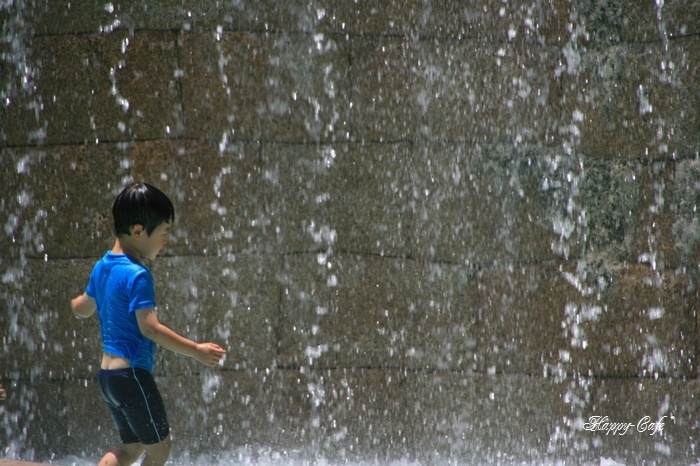 白糸の流れと水遊び♪_a0167759_1359845.jpg