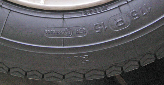 [ my DS 23 の front-Tyres : MICHELIN の現状 ]_c0019483_15521536.jpg