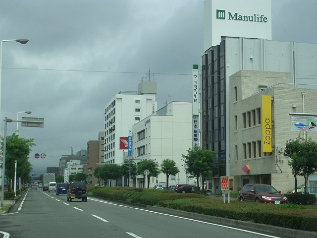 姿を現し始めた「富士法務総合庁舎」_f0141310_22413670.jpg