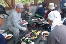 八杉千年の森イベント「本格派・炭焼き体験・窯だし 木炭アート」開催(その3)_e0061225_13554597.jpg