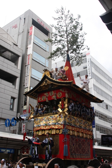 祇園祭　－山鉾巡行（四条通）－_b0169330_2343913.jpg