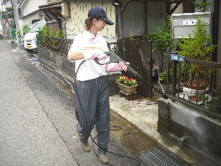 セメント瓦塗装工事 前工程・高圧洗浄_f0031037_18582974.jpg